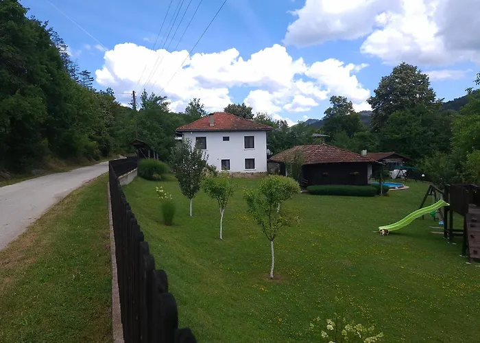 Semesterbostad костови Miykovtsi